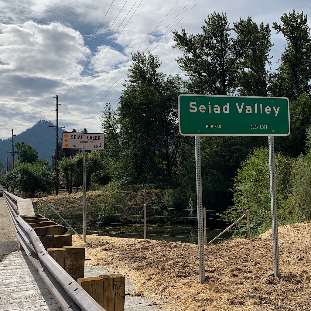 The Saiad Valley is the first town in Northern California a hiker hits heading south. The trail is on road and passes a popular cafe and store. 